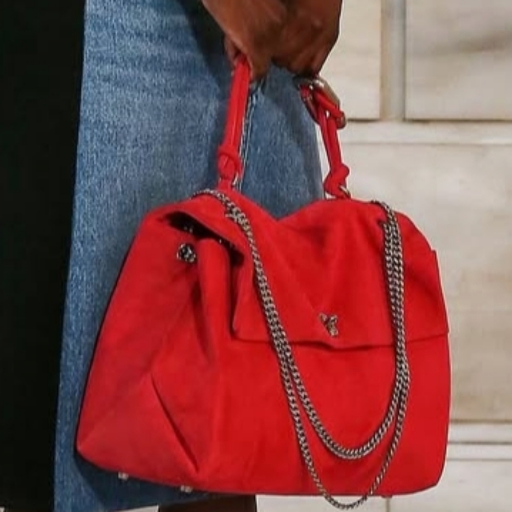 NOT SELLING BUT ISO: Marc Jacobs Runway 2024 XL Dual Handbag
